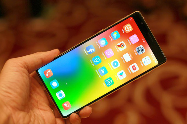 Lý do Bphone 3 không xuất hiện trên hệ thống Thế Giới Di Động như trước đây: Nhân viên bán hàng toàn hướng người dùng đến sản phẩm của Apple, Samsung hay Xiaomi - Ảnh 1. Lý do Bphone 3 không xuất hiện trên hệ thống Thế Giới Di Động như trước đây: Nhân viên bán hàng toàn hướng người dùng đến sản phẩm của Apple, Samsung hay Xiaomi - Ảnh 1.